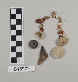 B15972
