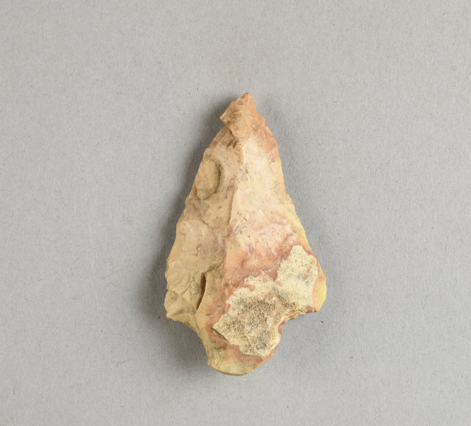 928580