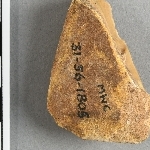 943818