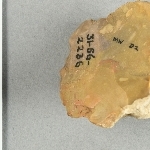 945557