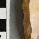 949077