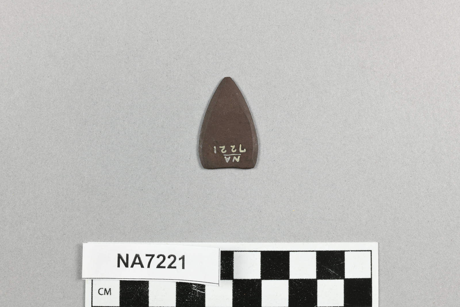 972596