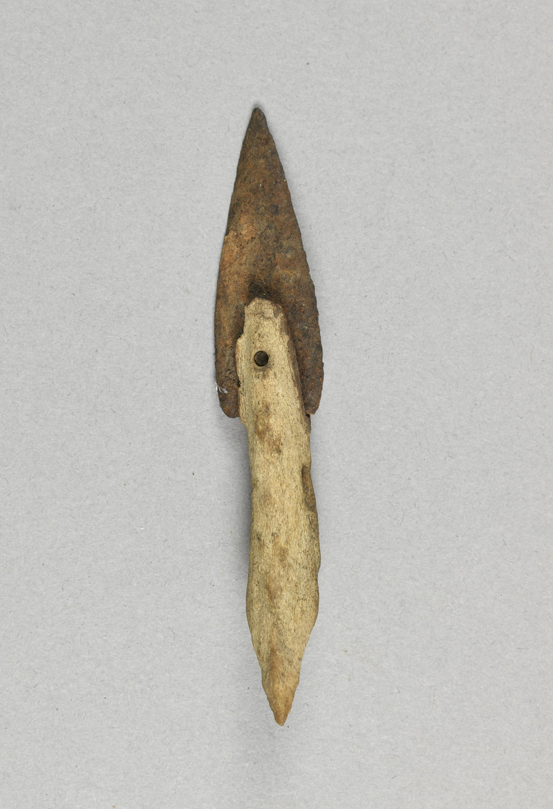973404