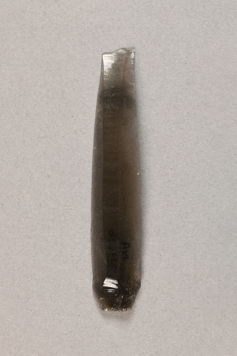 976507