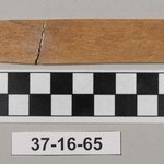 980298