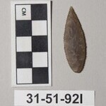 983486