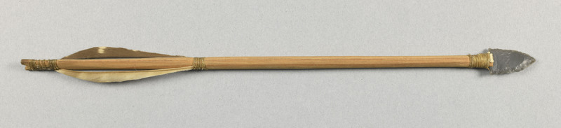 990526