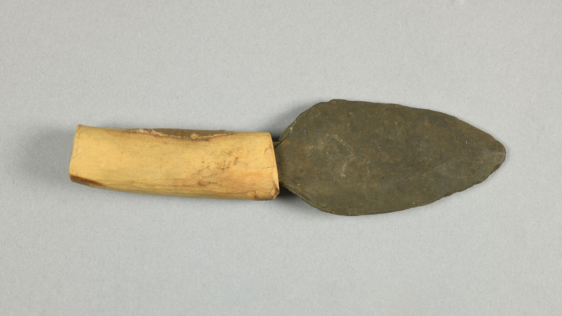 992945