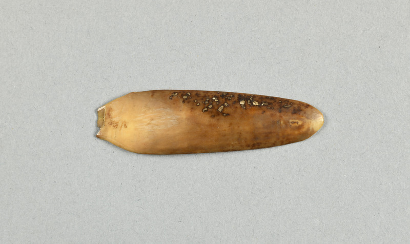 995692
