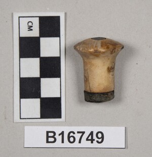 B16749